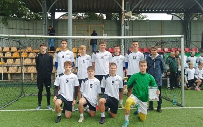 Finał i drugie miejsce na turnieju piłki nożnej na trawie