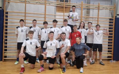 Nasza męska reprezentacja wicemistrzem powiatu w piłce siatkowej
